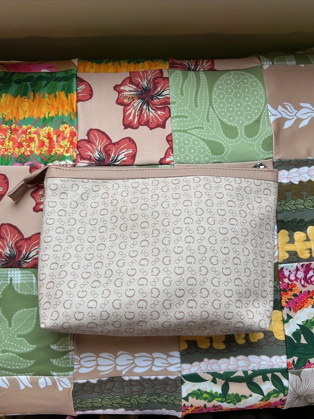 Guess Cosmetic bag